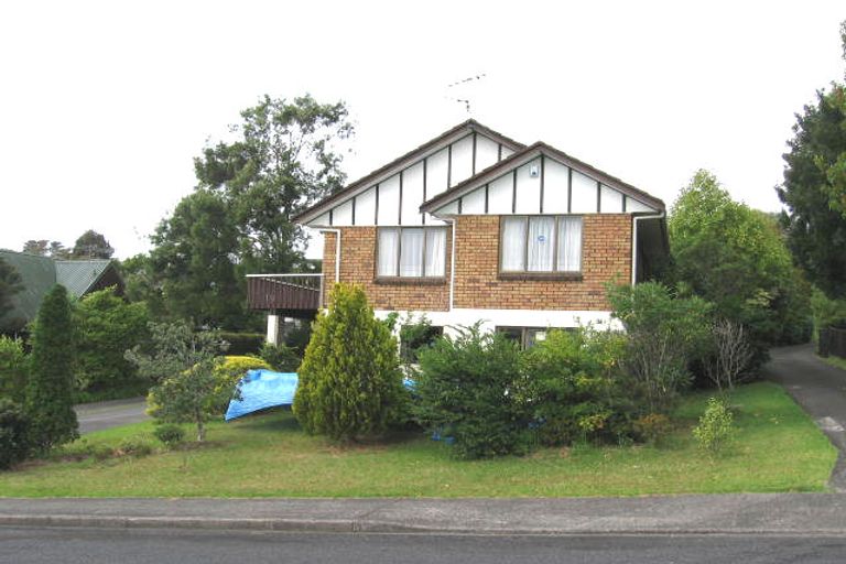 Photo of property in 33 Catalina Crescent, Forrest Hill, Auckland, 0620