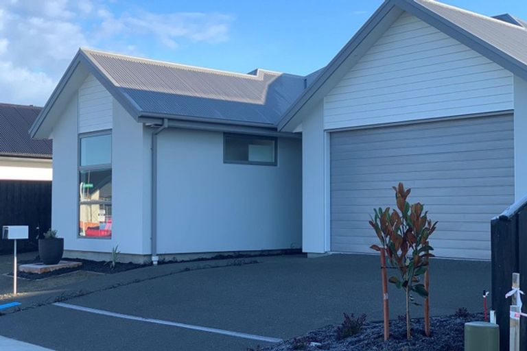 Photo of property in 10 Mccahon Drive, Rangiora, 7400