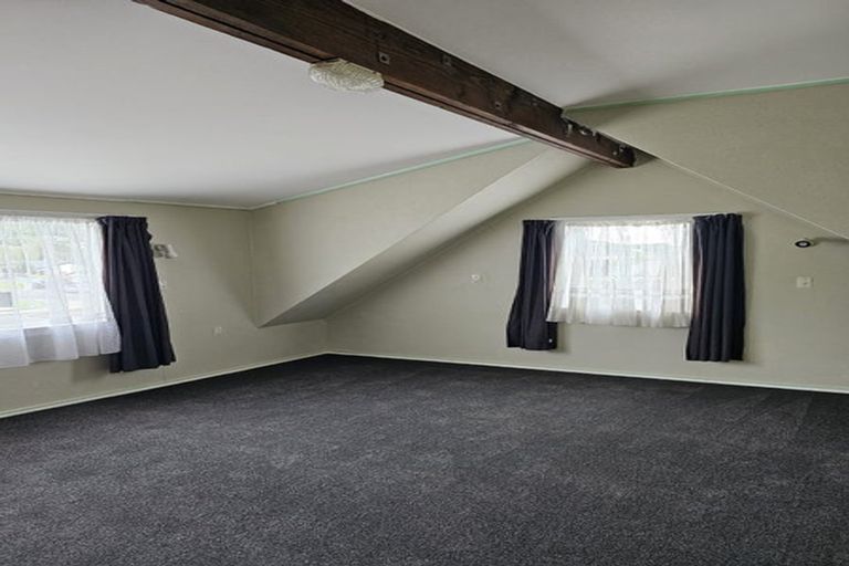 Photo of property in 28 Beauchamp Street, Tawa, Wellington, 5028
