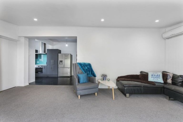 Photo of property in 142 Titirangi Road, New Lynn, Auckland, 0600