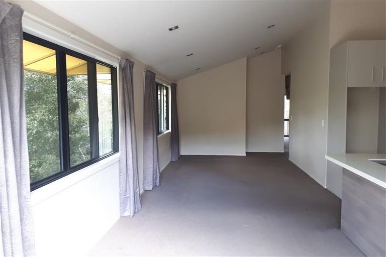 Photo of property in 12 Toi Toi Place, Northcote, Auckland, 0627