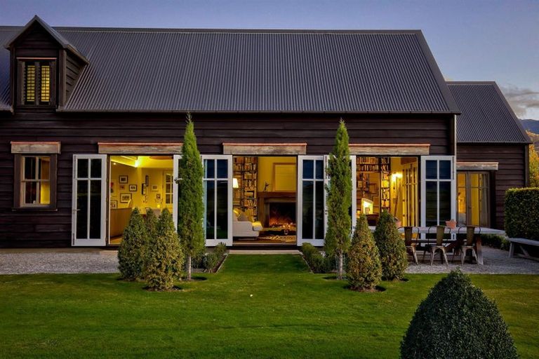 Photo of property in 10 Baird Lane, Lake Hayes, Queenstown, 9371