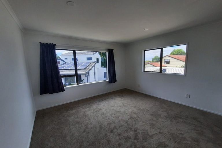 Photo of property in 32 Hadley Wood Drive, Wattle Downs, Auckland, 2103