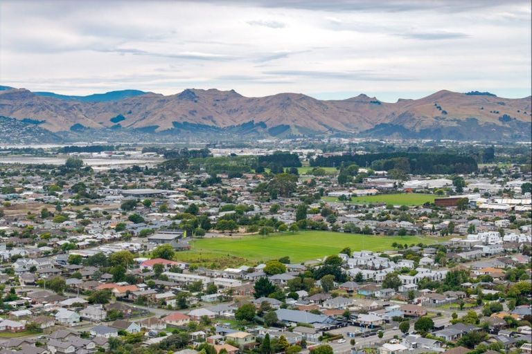 Photo of property in 10 Cowper Place, Avondale, Christchurch, 8061