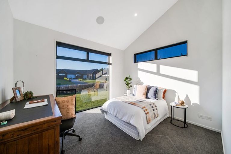 Photo of property in 44 Silver Peaks Drive, West Melton, 7618