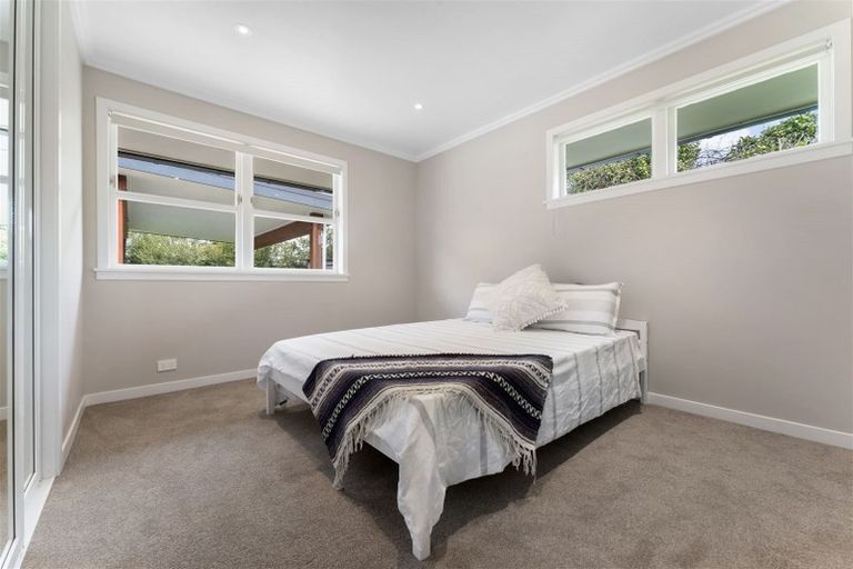 Photo of property in 72 Hanham Road, Kumeu, 0891