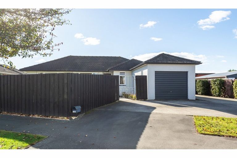 Photo of property in 1/106 Harris Crescent, Papanui, Christchurch, 8053