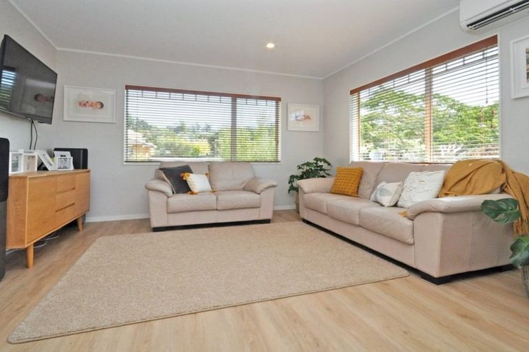 Photo of property in 22a Greta Place, Stanmore Bay, Whangaparaoa, 0932