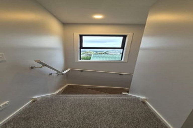 Photo of property in 6 Woodcarver Lane, Titahi Bay, Porirua, 5022