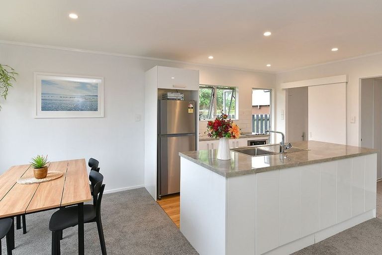 Photo of property in 22 Bay Vista Drive, Red Beach, 0932