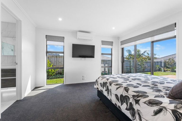 Photo of property in 4 Okohaka Avenue, Glenbrook, Waiuku, 2681