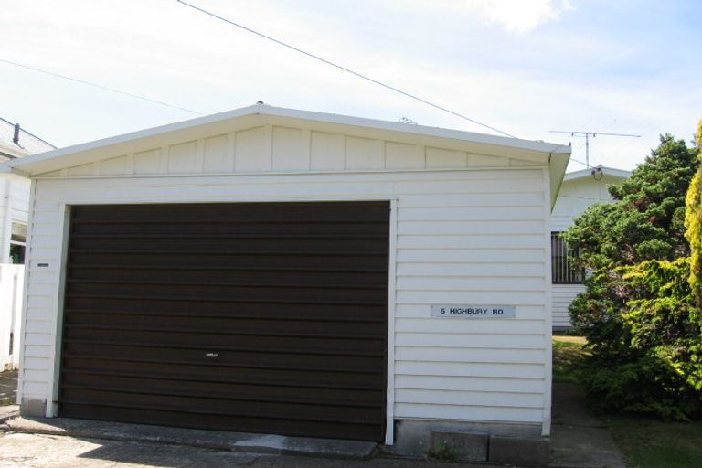 Photo of property in 5 Highbury Road, Highbury, Wellington, 6012
