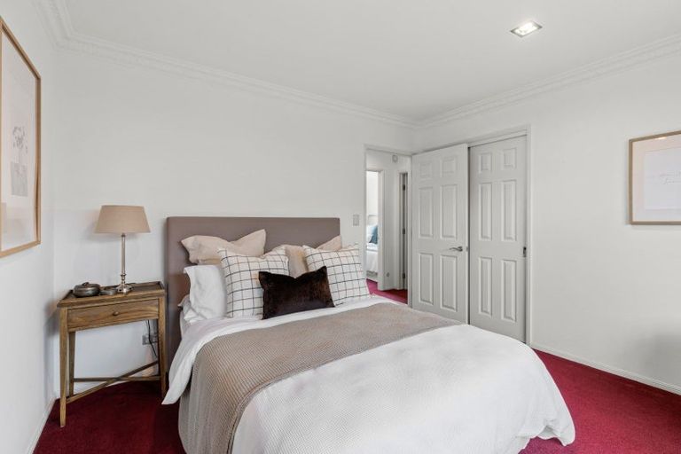 Photo of property in 6 Anderson Way, Highlands Park, New Plymouth, 4312