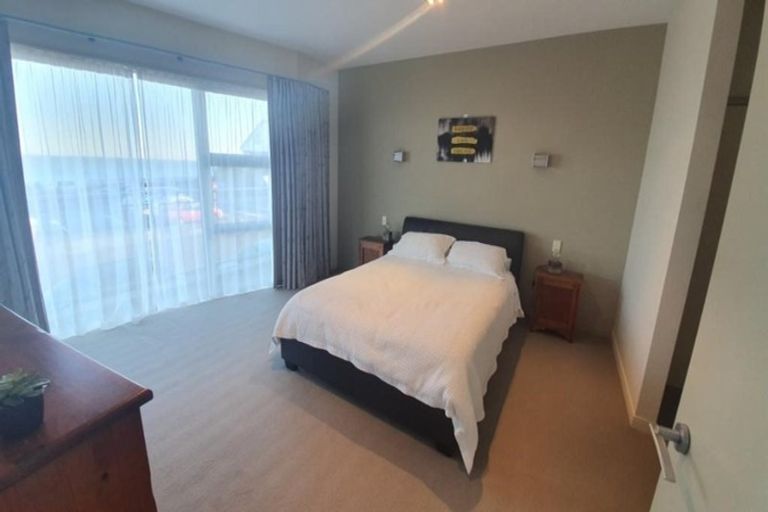 Photo of property in Quarterdeck, 3/4 Buller Street, New Plymouth, 4310