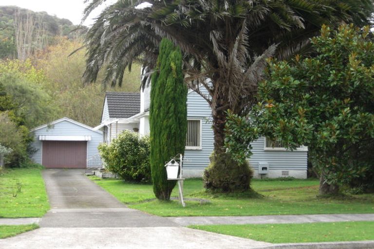 Photo of property in 13 Horoeka Street, Stokes Valley, Lower Hutt, 5019