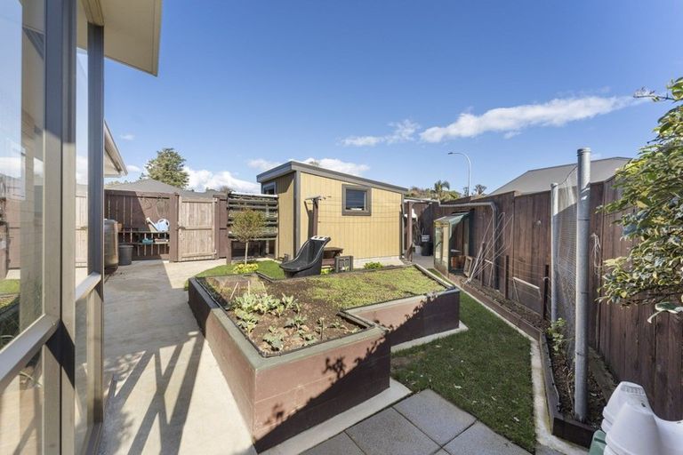 Photo of property in 53 Alberta Road, Glen Avon, New Plymouth, 4312