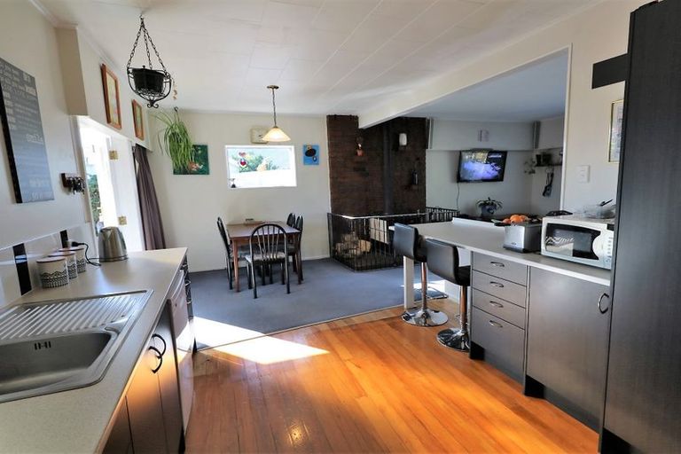 Photo of property in 2 Fairbrother Street, Carterton, 5713