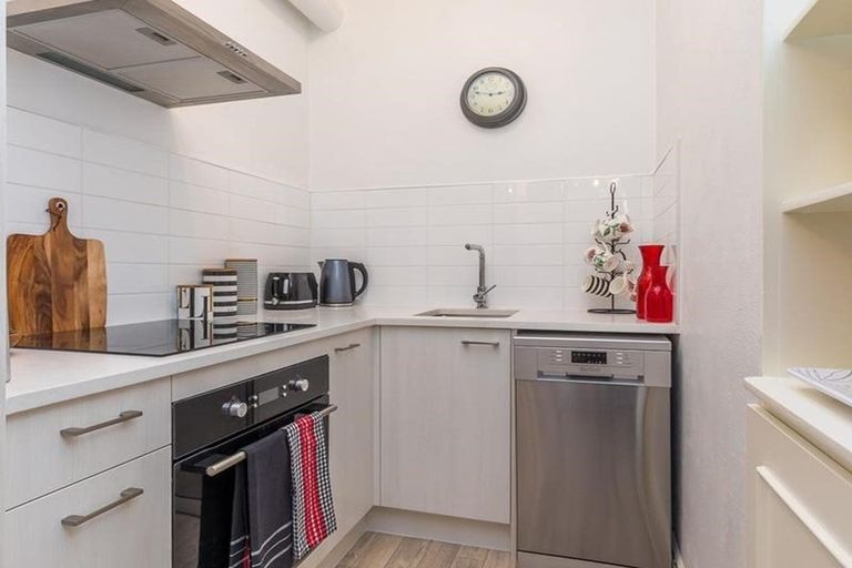 Photo of property in 38a Symonds Street, Onehunga, Auckland, 1061