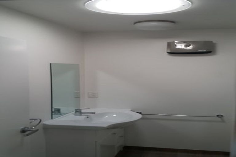 Photo of property in 120 Maidstone Road, Ilam, Christchurch, 8041