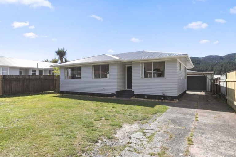 Photo of property in 22 Hamstead Street, Wainuiomata, Lower Hutt, 5014