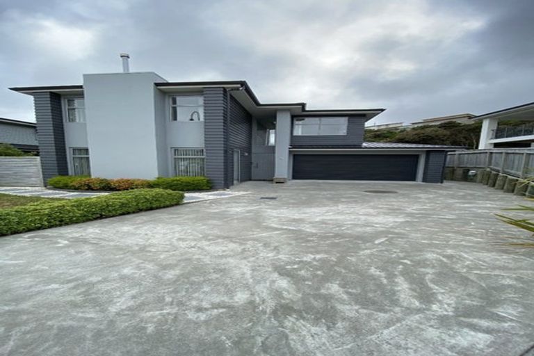 Photo of property in 9 Okataina Way, Aotea, Porirua, 5024