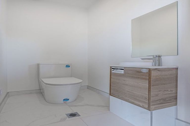 Photo of property in 3/16 Williamson Avenue, Belmont, Auckland, 0622