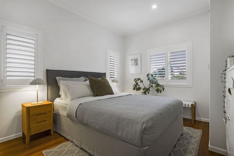 Photo of property in 1/126 Rangatira Road, Beach Haven, Auckland, 0626