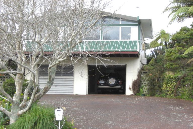 Photo of property in 5 Montana Place, Merrilands, New Plymouth, 4312