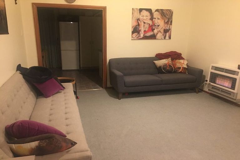 Photo of property in 10 Lonsdale Crescent, Rongotai, Wellington, 6022