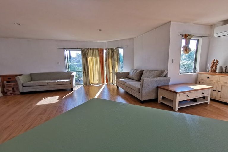 Photo of property in 9a Chilcott Road, Henderson, Auckland, 0612