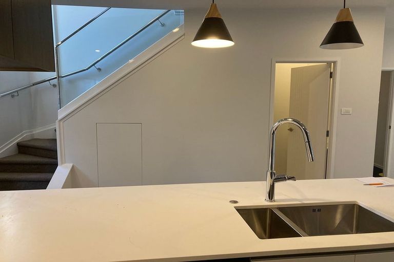 Photo of property in 8 O'halloran Road, Howick, Auckland, 2014