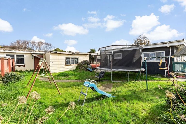 Photo of property in 304 Wainoni Road, Avondale, Christchurch, 8061
