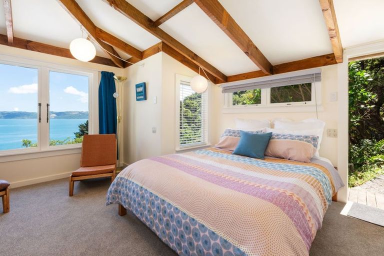 Photo of property in 17 Mahina Road, Mahina Bay, Lower Hutt, 5013