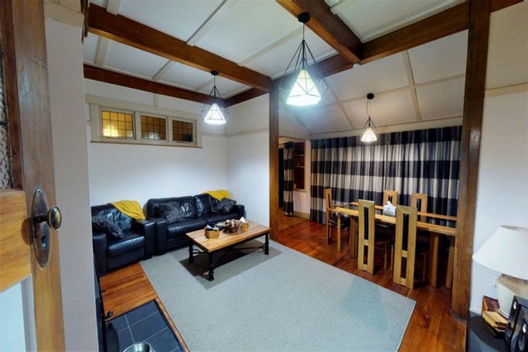 Photo of property in 556a Queen Street East, Levin, 5510