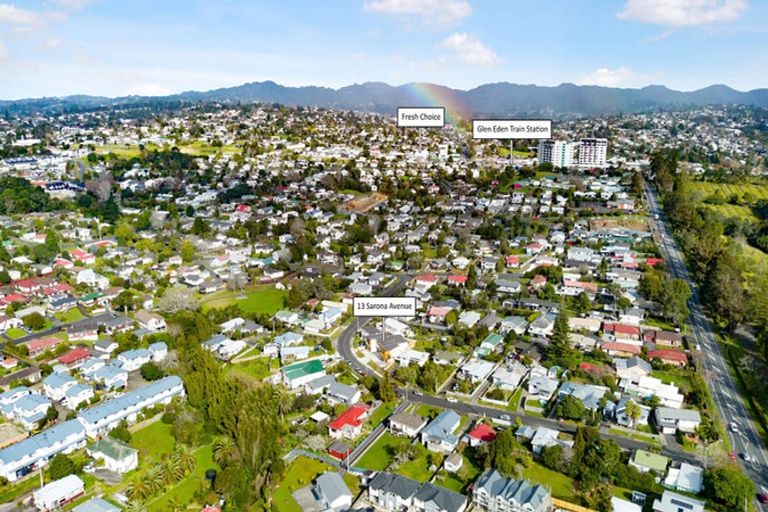 Photo of property in 4/13 Sarona Avenue, Glen Eden, Auckland, 0602