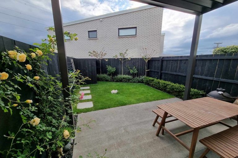 Photo of property in 12b Titoki Street, Te Atatu Peninsula, Auckland, 0610