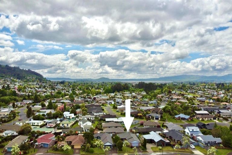 Photo of property in 19 Barraud Place, Pukehangi, Rotorua, 3015