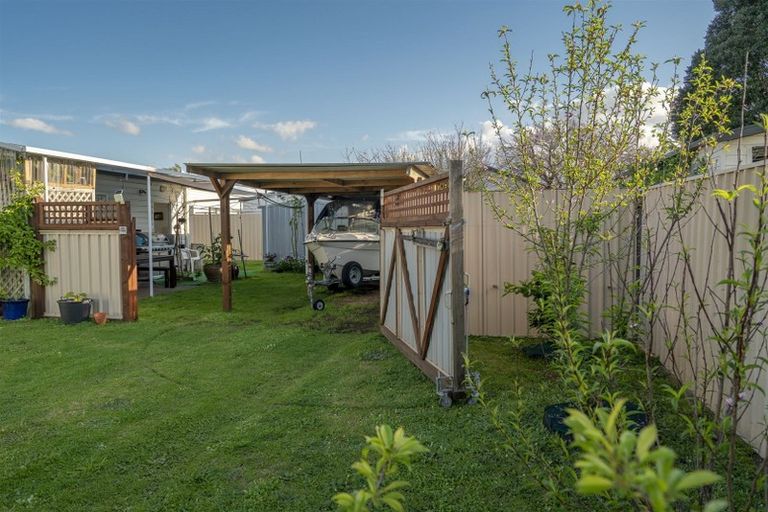 Photo of property in 12 Whitby Avenue, Whitianga, 3510