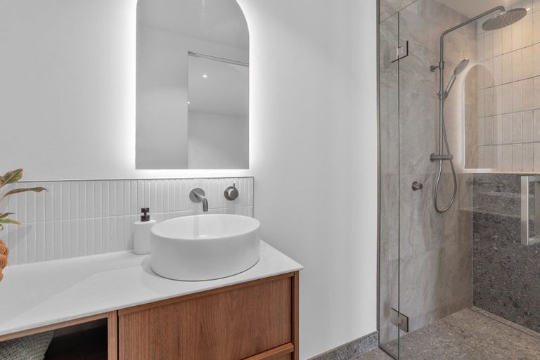 Photo of property in 7 Tuke Lane, Wanaka, 9305