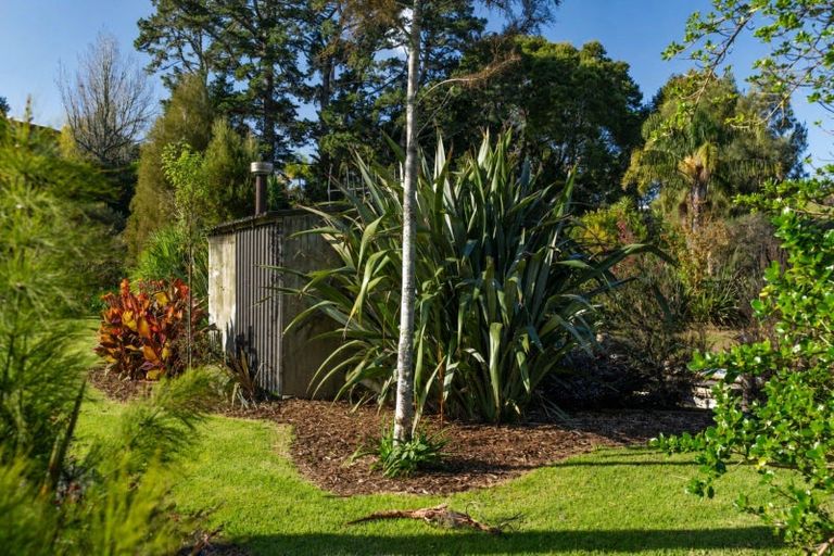 Photo of property in 20 Titoki Lane, Whangamata, 3691