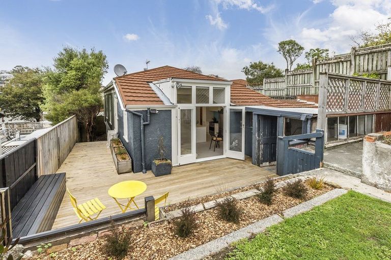 Photo of property in 30 Cleveland Street, Brooklyn, Wellington, 6021