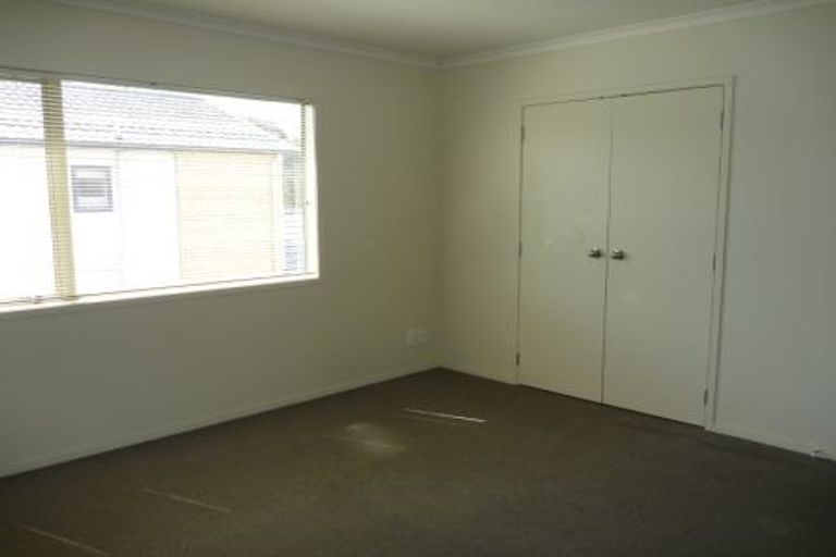 Photo of property in 57 Tiri Tiri Road, Birkdale, Auckland, 0626
