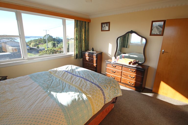 Photo of property in 12 Selwyn Street, South Hill, Oamaru, 9400