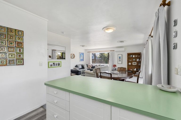 Photo of property in 30 Simcox Street, Otaki Beach, Otaki, 5512