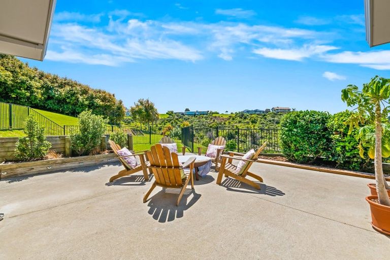 Photo of property in 64 Balboa Drive, Matakatia, Whangaparaoa, 0930