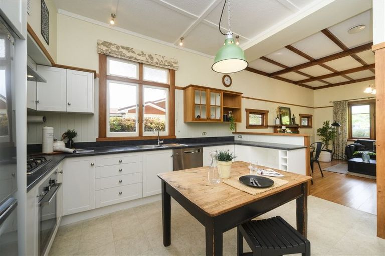 Photo of property in 12 Margaret Street, Roslyn, Palmerston North, 4414