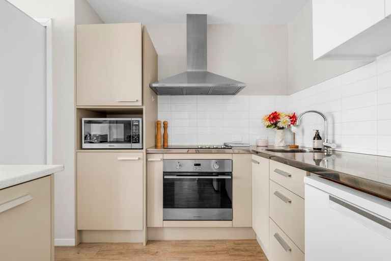 Photo of property in Norfolk Apartments, 109/19 Bute Road, Browns Bay, Auckland, 0630