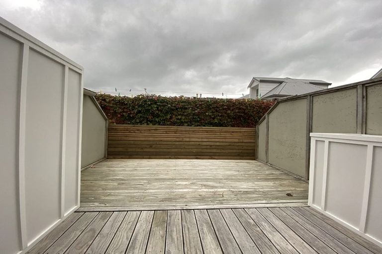 Photo of property in Pirie Street Townhouses, 22/35 Pirie Street, Mount Victoria, Wellington, 6011