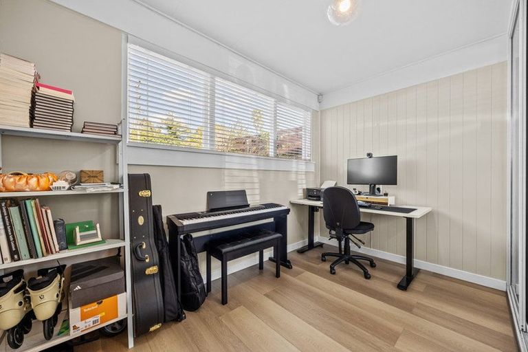 Photo of property in 22 Royal Road, Massey, Auckland, 0614