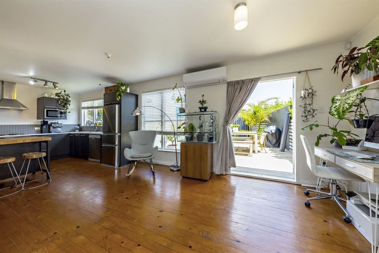 Photo of property in 60d Swaffield Road, Papatoetoe, Auckland, 2025